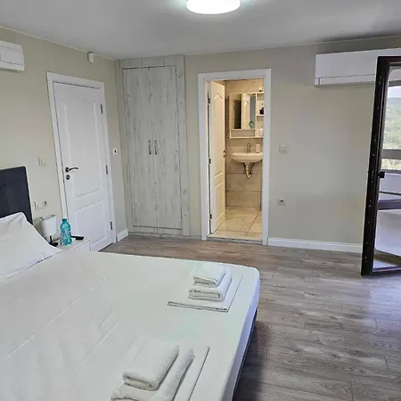 Sunny Hill 招待所 *